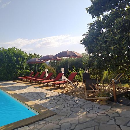 Le Domaine Du Soulier -Gite Et Chambres D'Hotes - La Maison Du Gardien Tornac Buitenkant foto