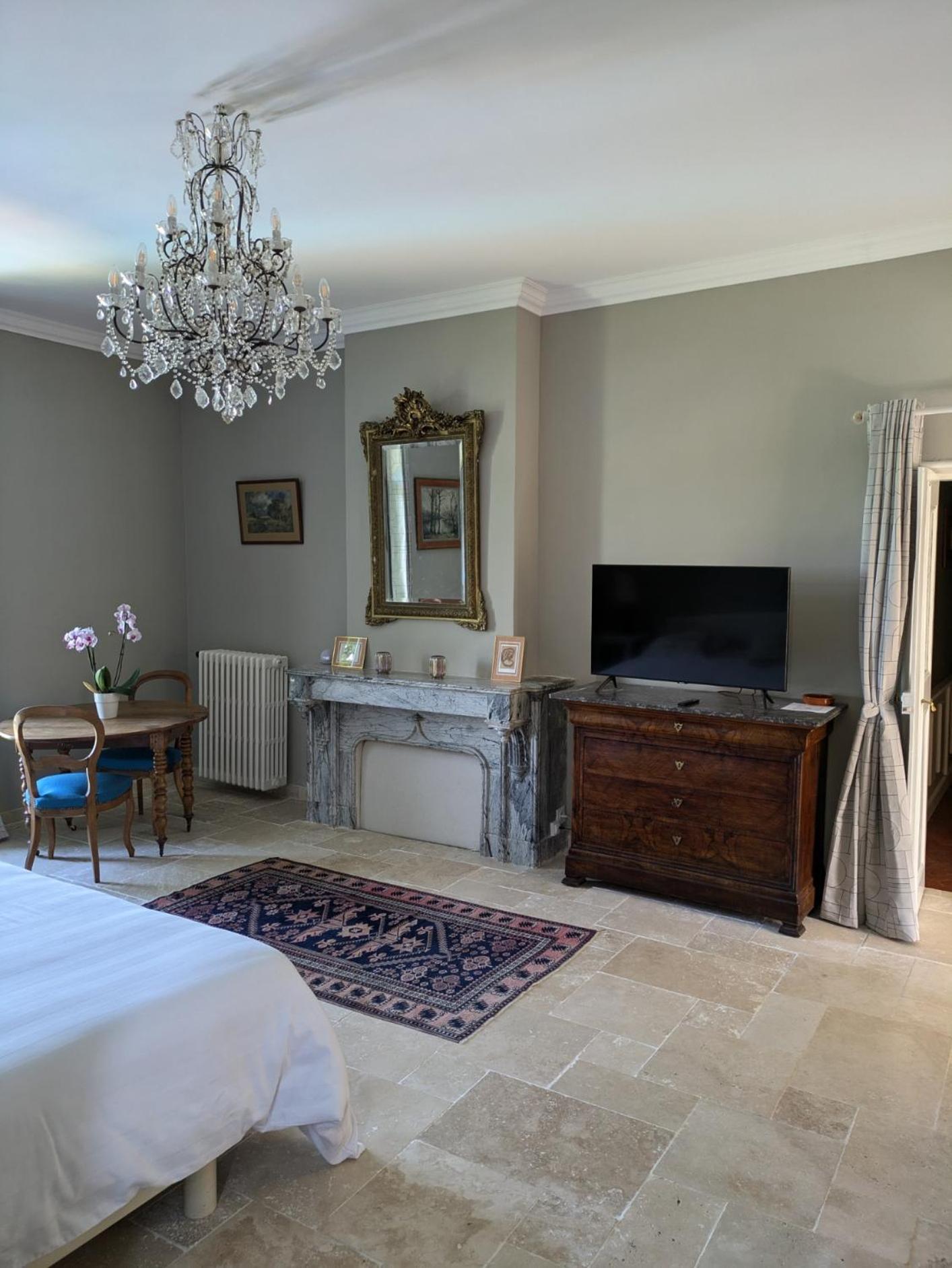 Le Domaine Du Soulier -Gite Et Chambres D'Hotes - La Maison Du Gardien Tornac Buitenkant foto
